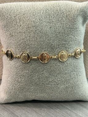 NWOT-18K Gold Filled Mother Mary Bracelet